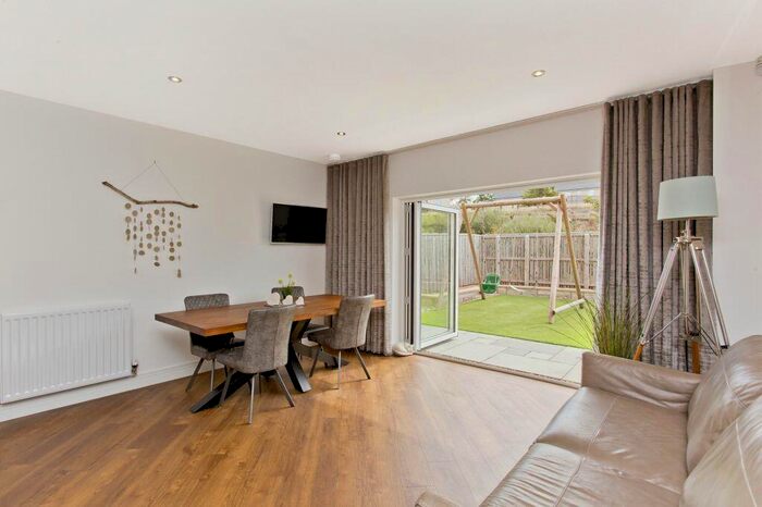 5 Bedroom Detached House For Sale In Kings View Crescent, Ratho, EH28