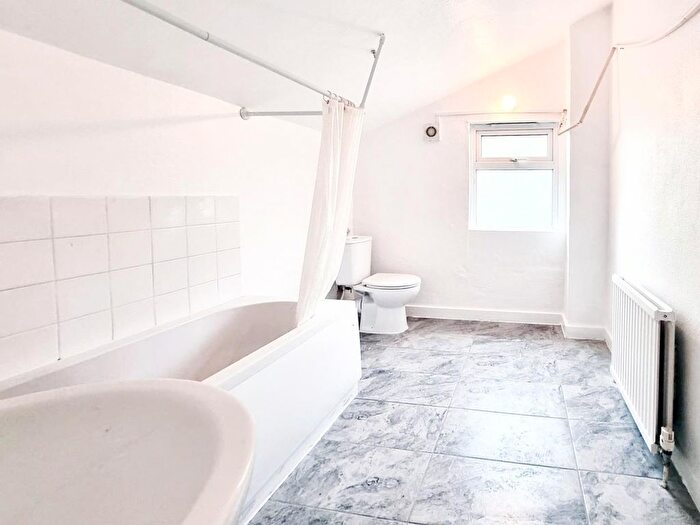 2 Bedroom Property To Rent In Canterbury Street, Gillingham, ME7