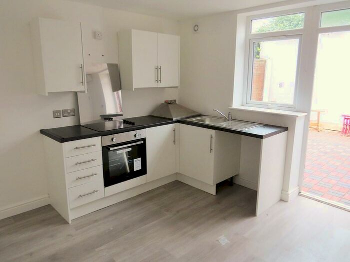 2 Bedroom Apartment To Rent In Coton Road, Nuneaton, Warwickshire, CV11