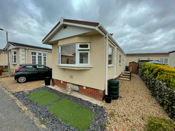 1 Bedroom Mobile/park Home For Sale In Fengate Mobile Home Park, Fengate, Peterborough, PE1
