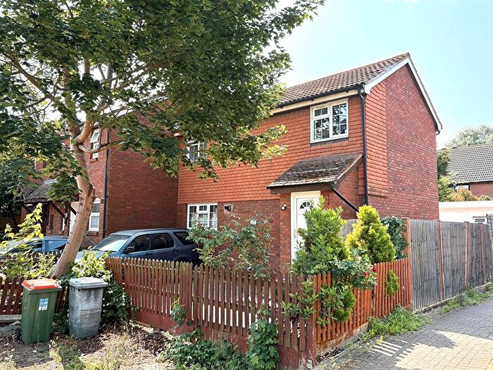 4 Bedroom End Terrace House For Sale In Dunnock Road, Beckton, London, E6