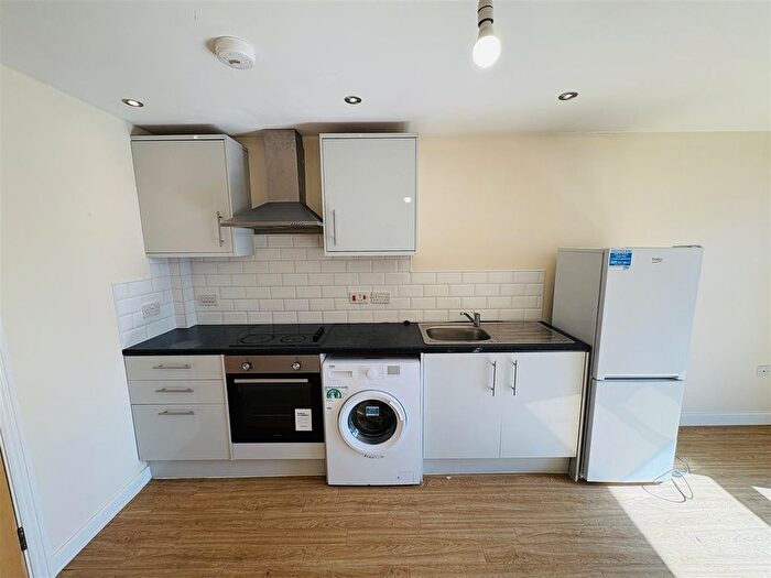 1 Bedroom Flat To Rent In Hagley Street, Halesowen, B63