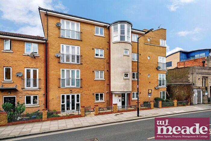 2 Bedroom Flat To Rent In Eastway, Hackney, E9