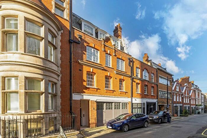 1 Bedroom Flat To Rent In Bruton Place, Mayfair, W1J