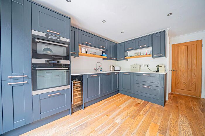 5 Bedroom Detached House For Sale In Lapwing Drive, Hampton-In-Arden, B92