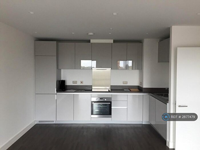 2 Bedroom Flat To Rent In Rathbone Market, London, E16