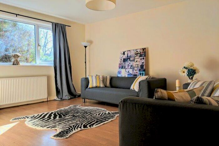 3 Bedroom Semi-Detached House To Rent In Mauldeth Road West, Manchester, M20