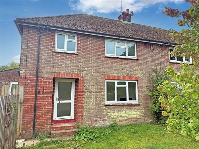 3 Bedroom Semi-Detached House For Sale In Hill Farm Road, Monkwood, Alresford, SO24