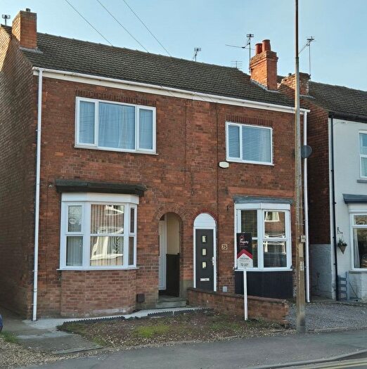 3 Bedroom Semi-Detached House To Rent In Ropery Road, Gainsborough, DN21