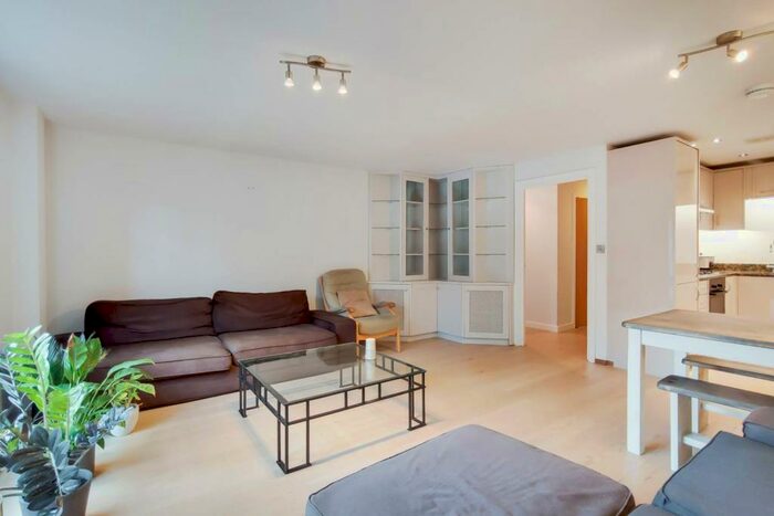 3 Bedroom Flat To Rent In Batemans Row, Shoreditch, London, EC2A