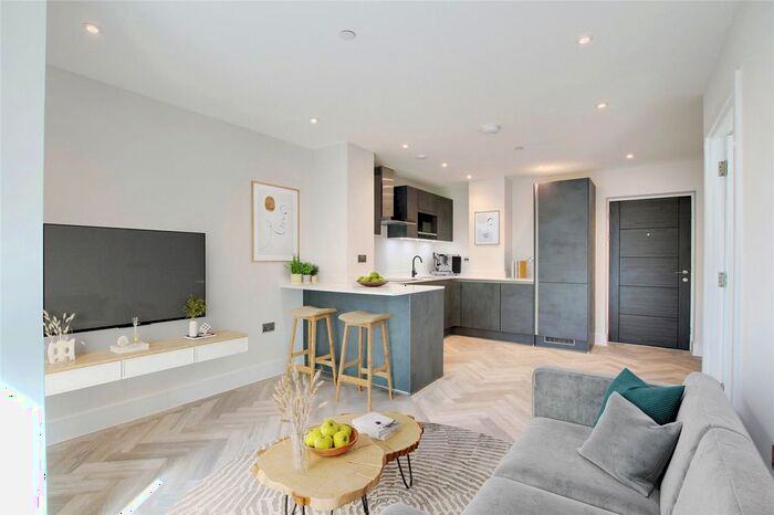 1 Bedroom Flat To Rent In Cockfosters Road, Cockfosters, EN4