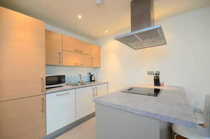 1 Bedroom Flat To Rent In High Street, Stratford, London, E15