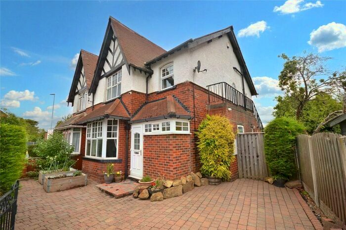 4 Bedroom Semi-Detached House To Rent In Old Lane, Leeds, West Yorkshire, LS11