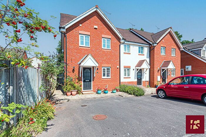 3 Bedroom End Of Terrace House To Rent In Weaver Moss, Sandhurst, Berkshire, GU47