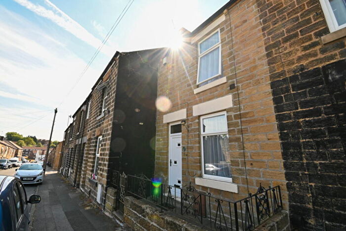 2 Bedroom Terraced House For Sale In Station Road, Barnsley, S70