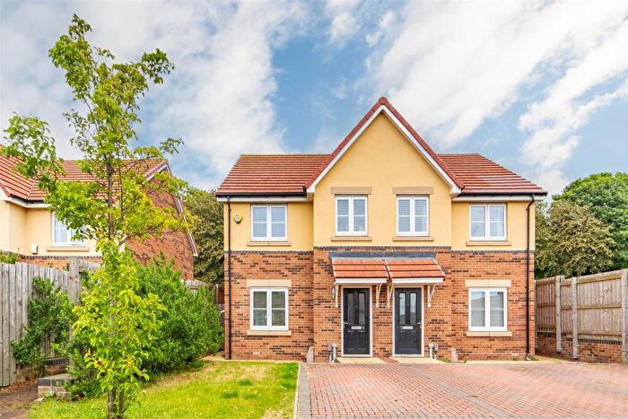 2 Bedroom Semi Detached House For Sale In Glenridding Close, Gateshead, NE9