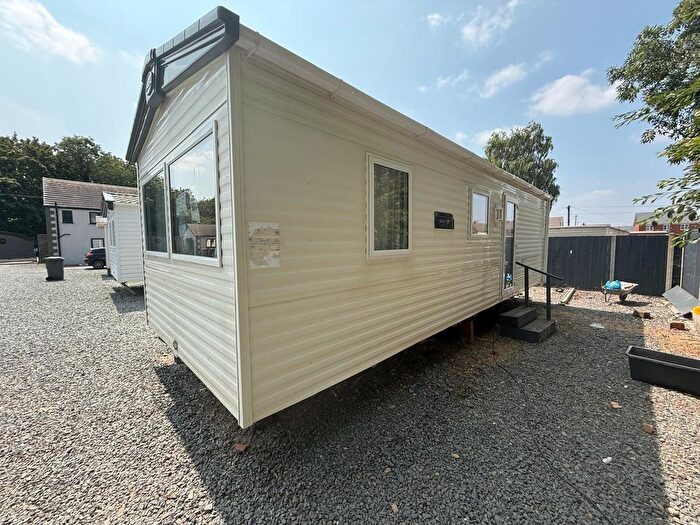 2 Bedroom Chalet To Rent In Westonia, Palmers Road, Parnwell, Peterborough, PE1