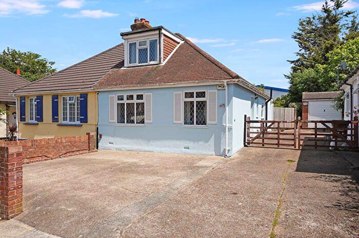3 Bedroom Semi-Detached Bungalow To Rent In Bradfields Avenue, Chatham, ME5