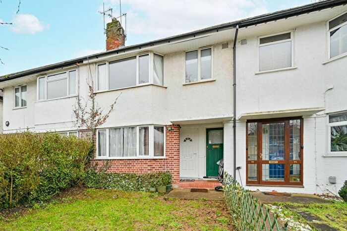 1 Bedroom Flat For Sale In Connell Crescent, Ealing, London, W5