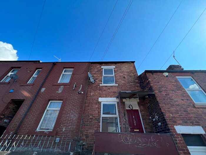 3 Bedroom Terraced House For Sale In Popple Street, Sheffield, S4
