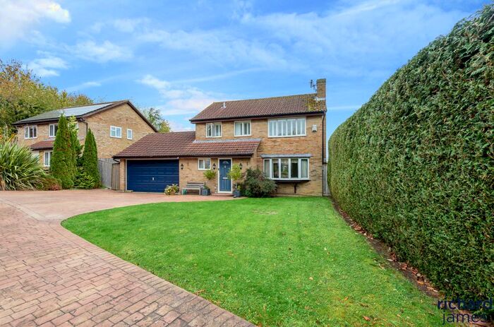 4 Bedroom Detached House For Sale In The Willows, Highworth, Swindon, SN6