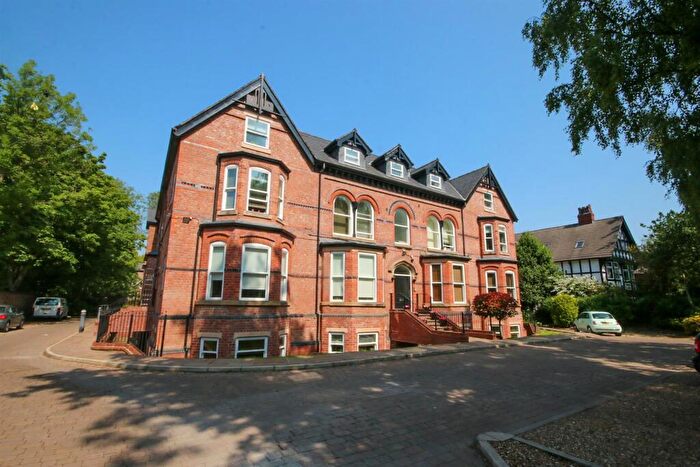 2 Bedroom Penthouse For Sale In Brentwood Court, Sandwich Road, Ellesmere Park, M30