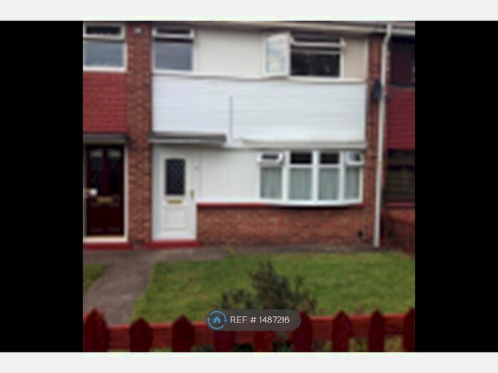 3 Bedroom Terraced House To Rent In Adelphi Close, Hull, HU8