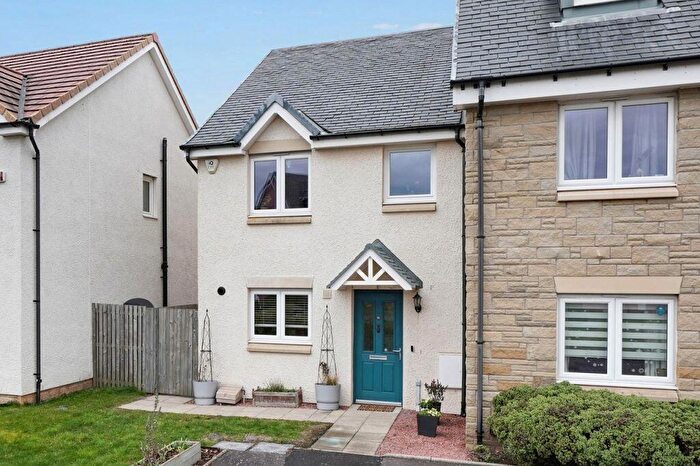 3 Bedroom End Of Terrace House For Sale In Corby Craig Avenue, Bilston, EH25