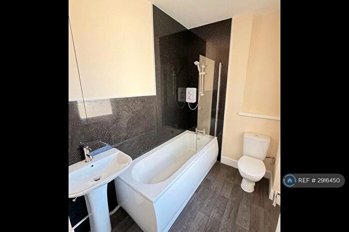 2 Bedroom Flat To Rent In Clifton Road, Llandudno, LL30