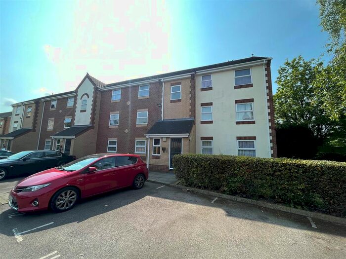 1 Bedroom Flat To Rent In Milton Court, Cross Road, Chadwell Heath, RM6