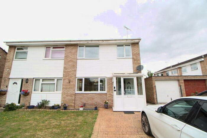 3 Bedroom Semi-Detached House To Rent In Guildford Road, Colchester, CO1