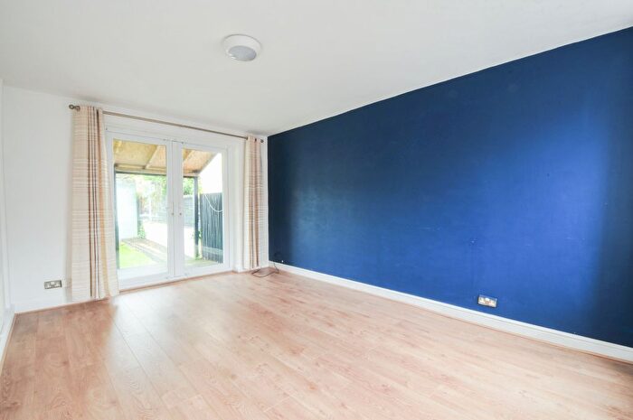 3 Bedroom Town House To Rent In Bed House – Dorchester Road, Swinton, M27