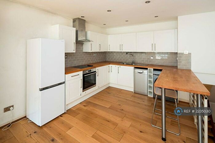 2 Bedroom Flat To Rent In Lower Road, London, SE16
