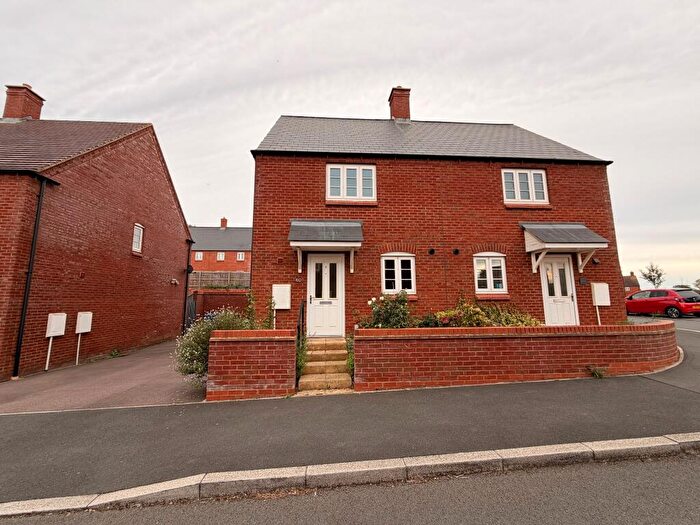2 Bedroom House To Rent In Pianoforte Road, Roade, Northampton, NN7