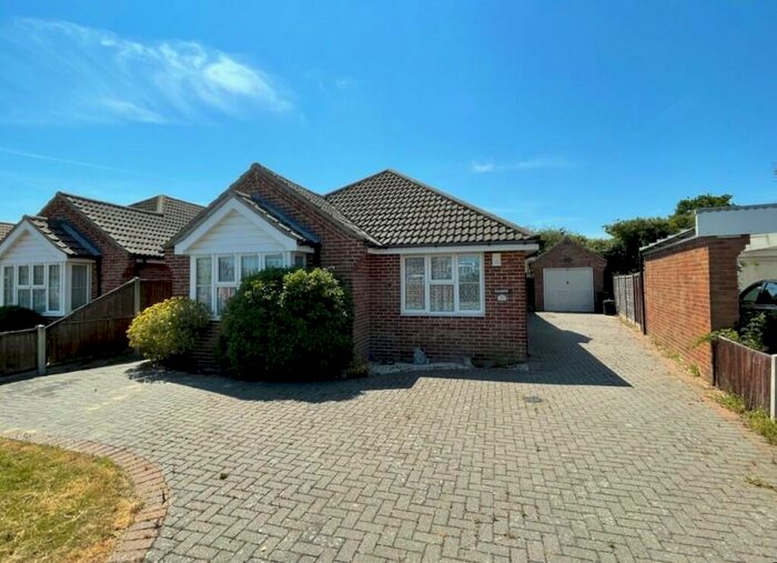3 Bedroom Detached Bungalow To Rent In Laxton Grove, Great Holland, Frinton-on-Sea, CO13