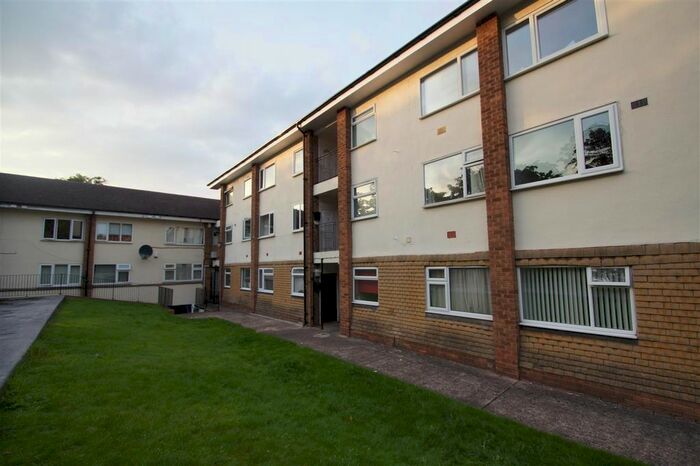 3 Bedroom Flat To Rent In Malcolm Close, Mapperley Park, Nottingham, NG3
