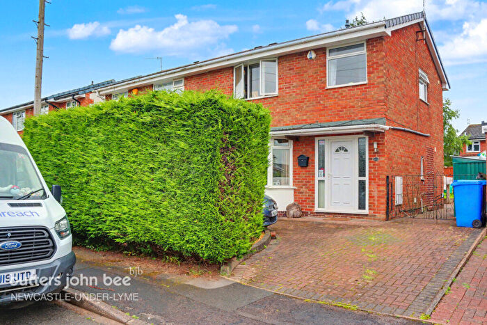 3 Bedroom Semi-Detached House To Rent In Chessington Crescent, Stoke-On-Trent, ST4