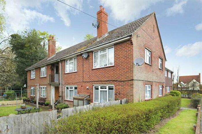 2 Bedroom Flat For Sale In St Marys Gardens, Upstreet, Canterbury, CT3