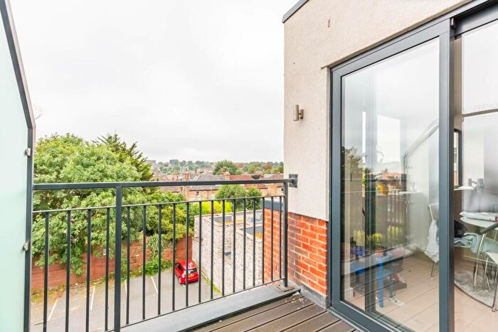 2 Bedroom Flat To Rent In Homestead Heights, Tottenham Lane, London, Harringay, London, N8