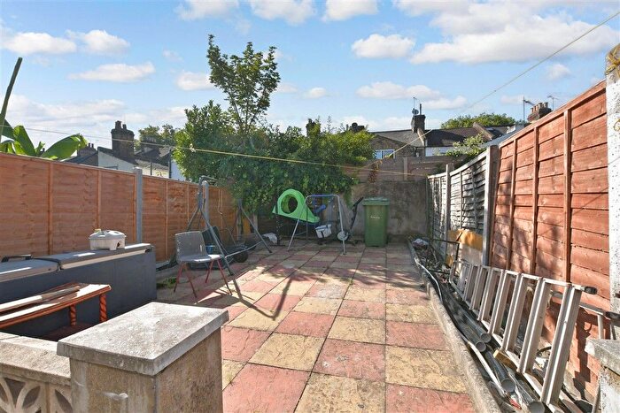 3 Bedroom Terraced House For Sale In Dongola Road, Plaistow, London, E13