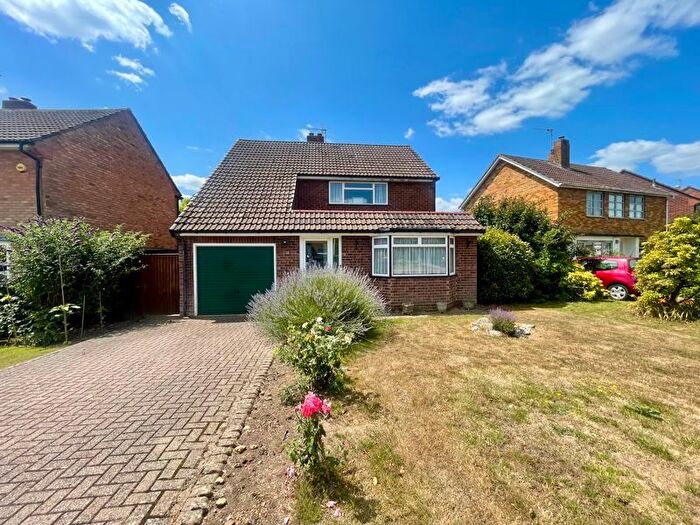3 Bedroom Detached House For Sale In Woodview Crescent, Tonbridge, TN11