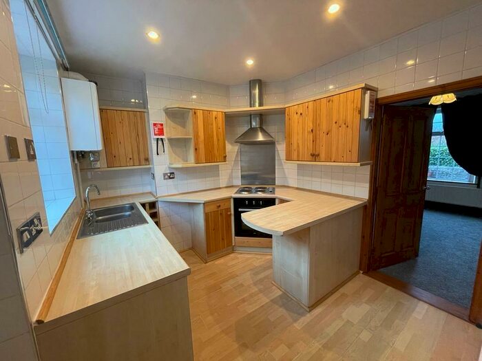 2 Bedroom Cottage To Rent In North View, Sutton-in-craven, BD20