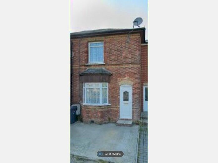 3 Bedroom Terraced House To Rent In Fairlee Road, Newport, PO30