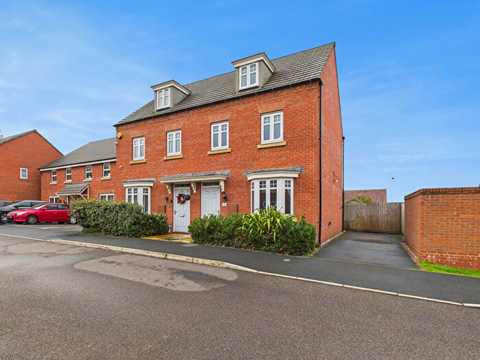 3 Bedroom Town House For Sale In Cherwell Drive, Mickleover, DE3