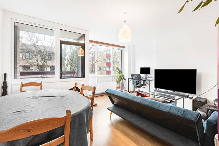 3 Bedroom Maisonette To Rent In Purcell Street, London, N1