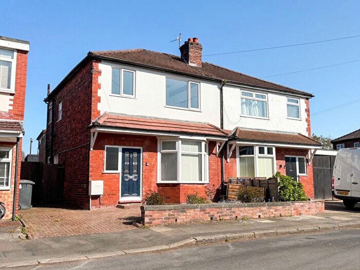 3 Bedroom Semi-Detached House For Sale In Oaklands Road, Swinton, M27