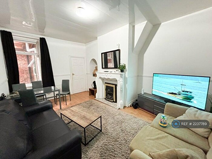 2 Bedroom Flat To Rent In Lynnwood Terrace, Newcastle Upon Tyne, NE4