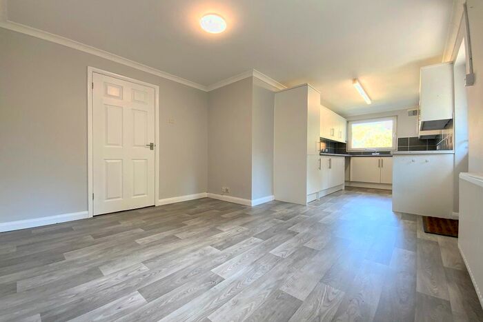 3 Bedroom Bungalow To Rent In Grenville Drive, Tavistock, PL19