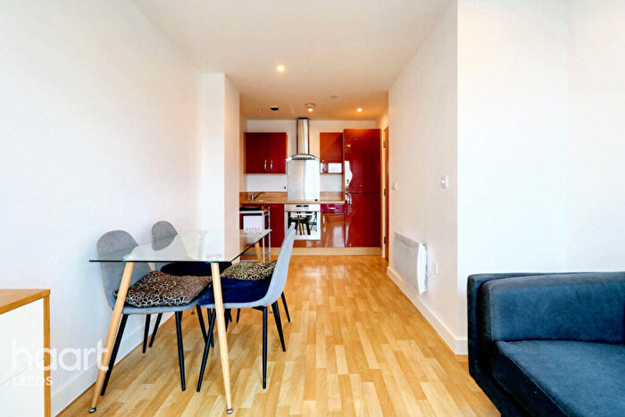 2 Bedroom Apartment For Sale In Cross Green Lane, Leeds, LS9