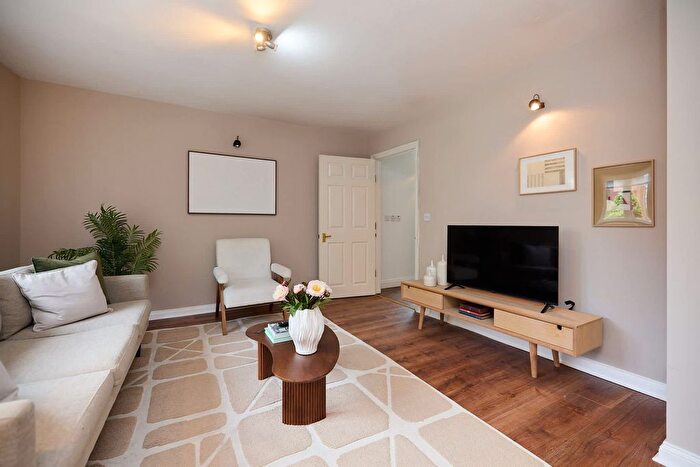 2 Bedroom Flat To Rent In Isle Of Dogs, E14